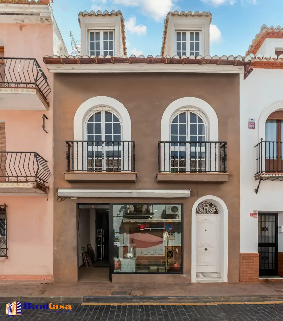 Vista exterior de Casa adosada en venda en Pizarra amb Aire condicionat, Terrassa i Traster