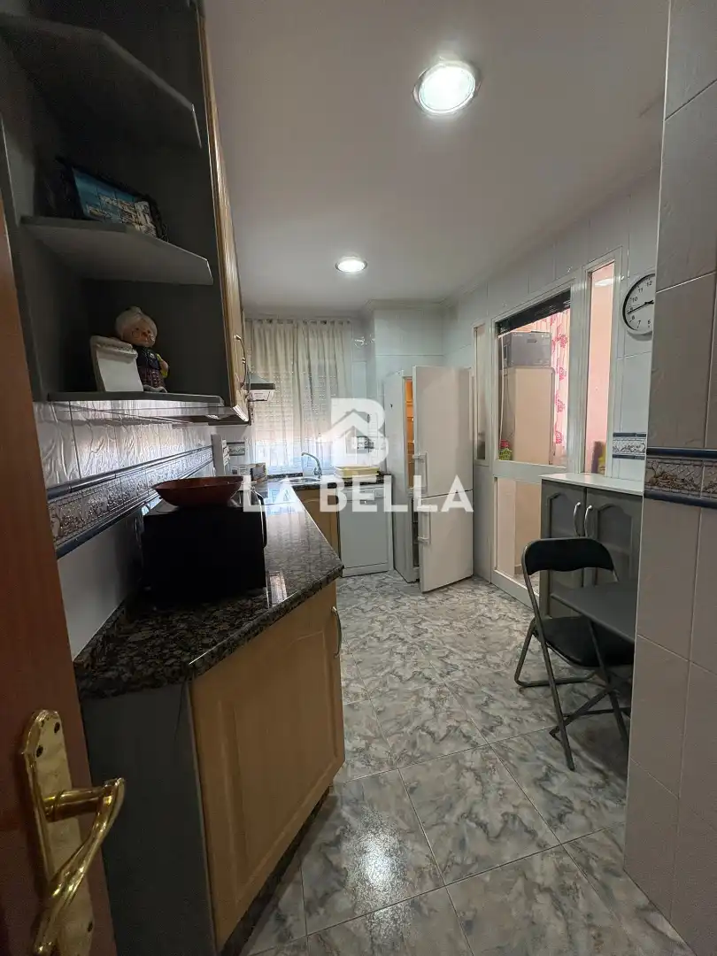 Cuina de Pis en venda en Sevilla amb Moblat i Balcó