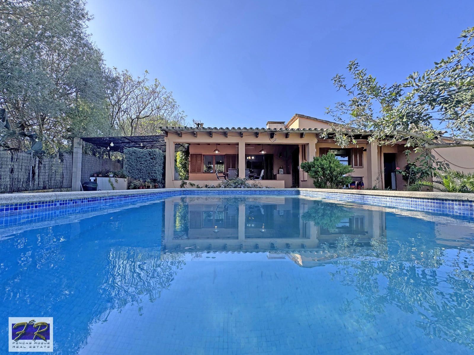 Piscina de Finca rústica en venda en Pollença amb Aire condicionat, Piscina i Moblat
