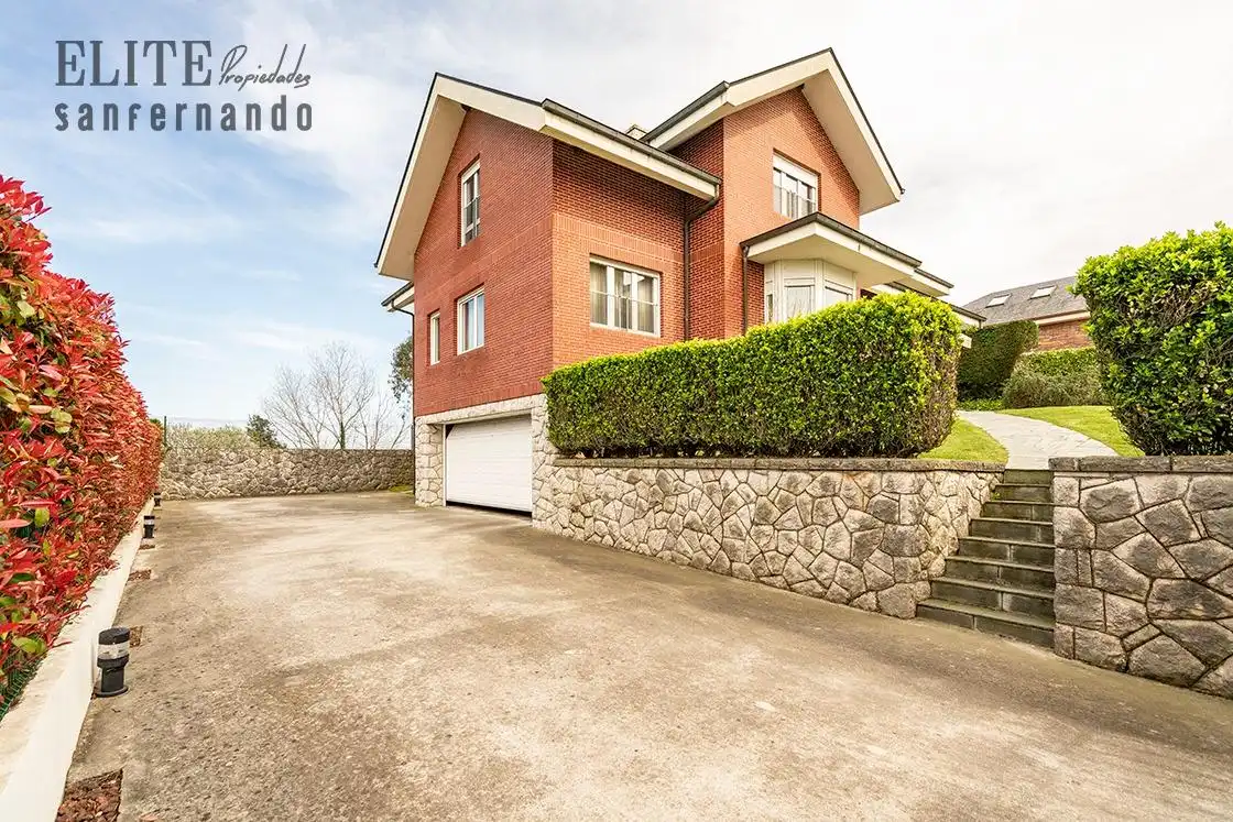 Vista exterior de Casa o chalet en venta en Piélagos con Calefacción, Jardín privado y Trastero