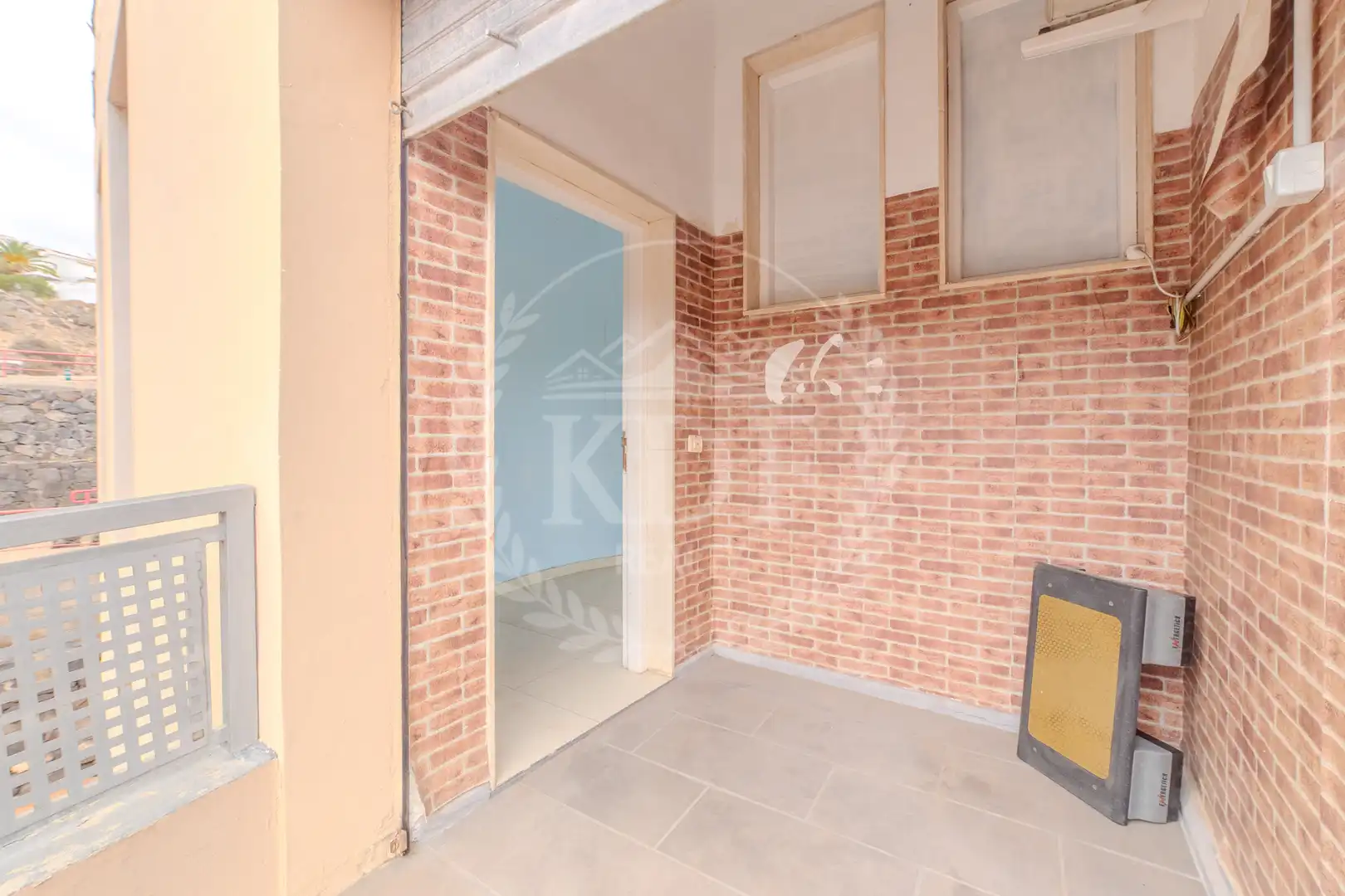 Geschaftsraum zum Verkauf in El Rosario mit Klimaanlage, Terrasse und Alarm