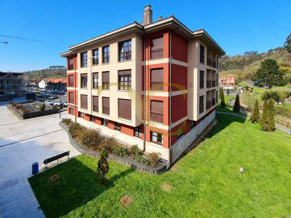 Vista exterior de Apartamento en venta en Ribadesella con Calefacción, Trastero y Amueblado