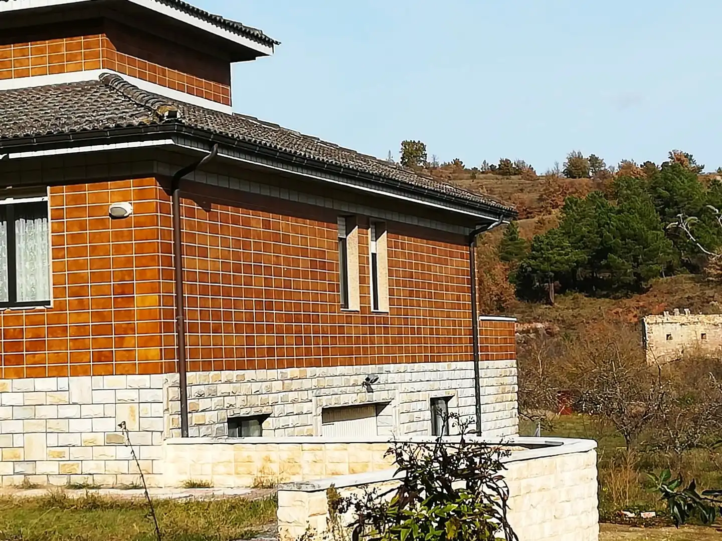 Außenansicht von Gebäude zum Verkauf in Oña