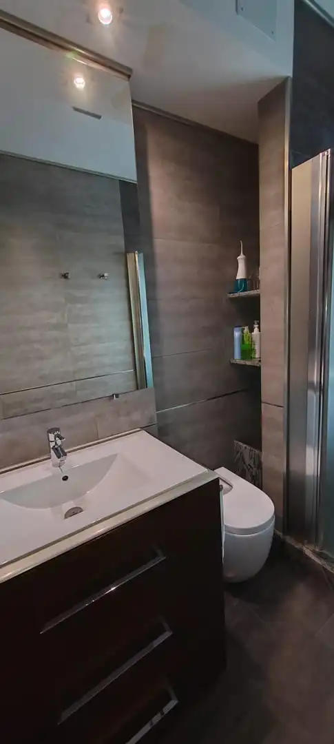 Bathroom of Flat for sale in Fuengirola  with Parquet flooring and Terrace