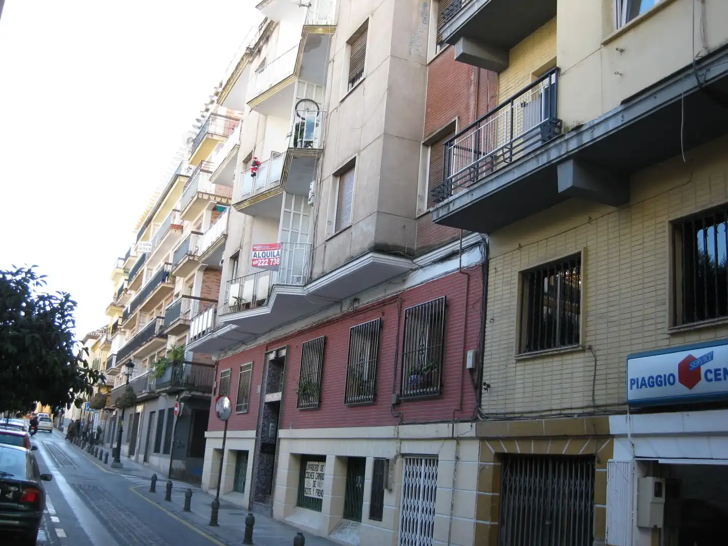 Vista exterior de Pis en venda en Granada amb Balcó