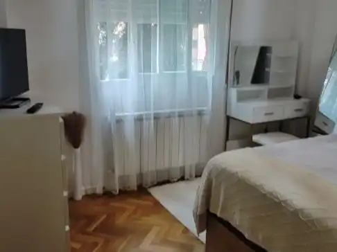 Dormitori de Pis per a compartir en El Escorial amb Calefacció, Jardí privat i Parquet