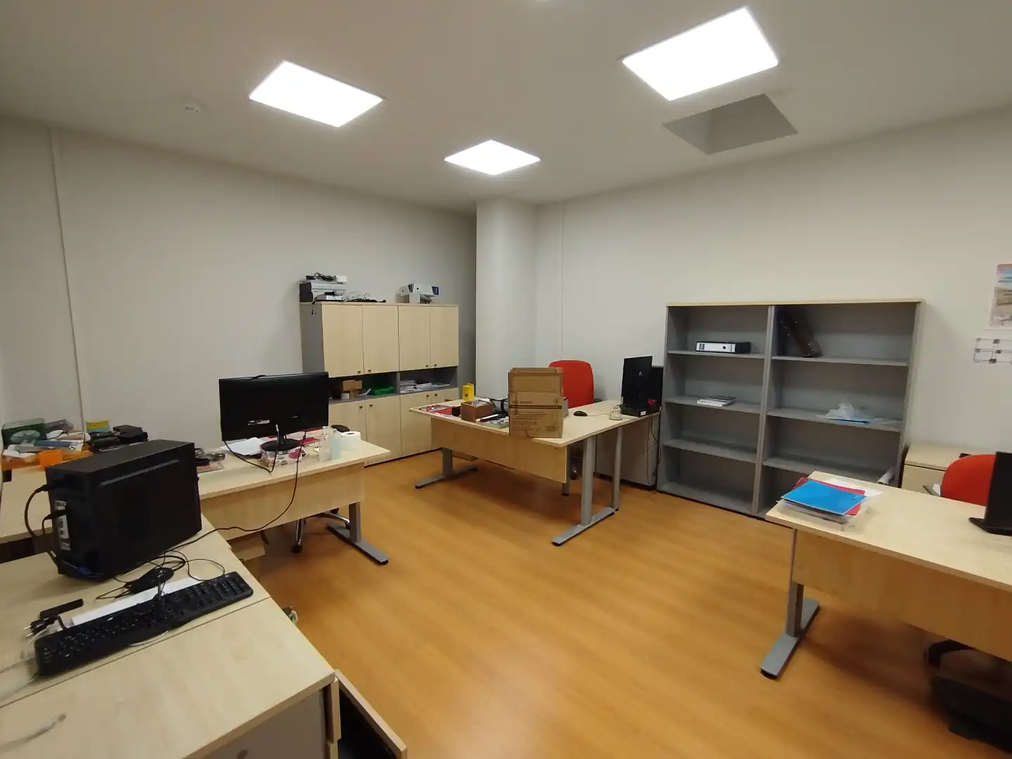 Commercial properties for sale in Castellón de la Plana / Castelló de la Plana  with Air Conditioner, Parquet flooring and Furnished