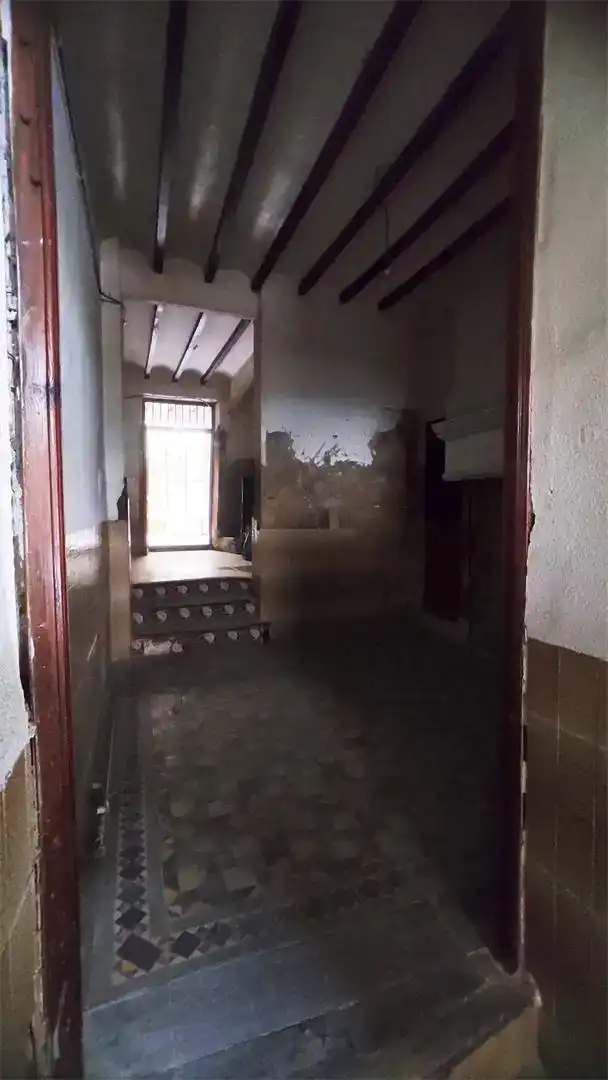 Casa adosada en venda en Yecla amb Balcó