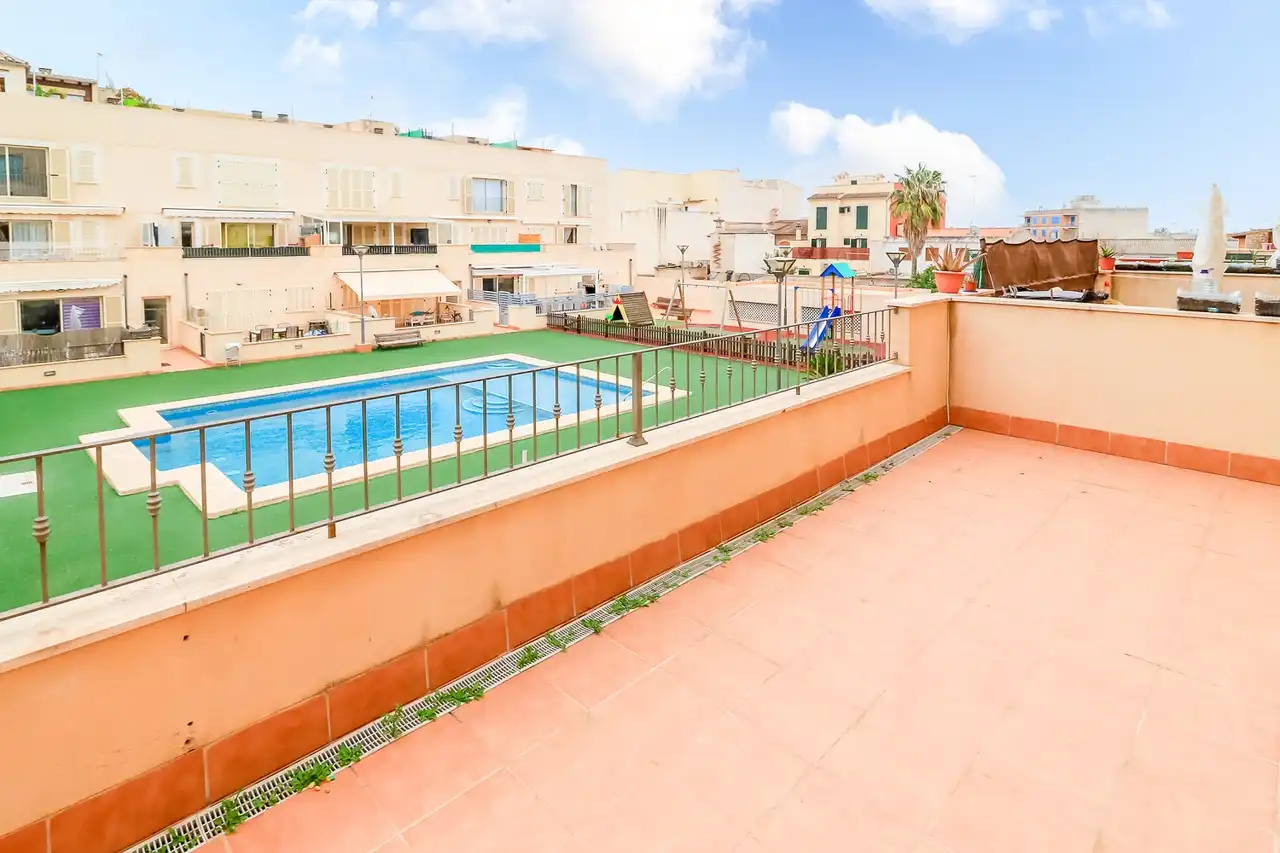 Terrassa de Pis en venda en Campos amb Piscina