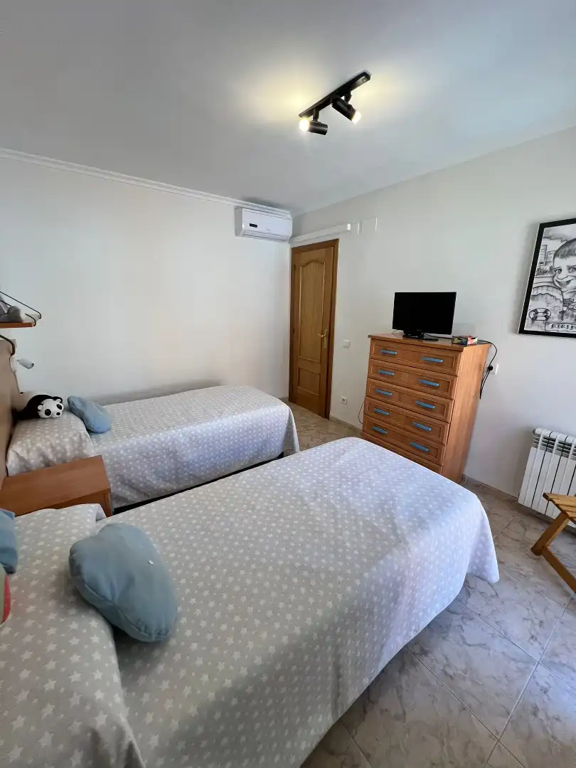 Schlafzimmer von Einfamilien-Reihenhaus zum Verkauf in Sagunto / Sagunt mit Klimaanlage, Heizung und Terrasse