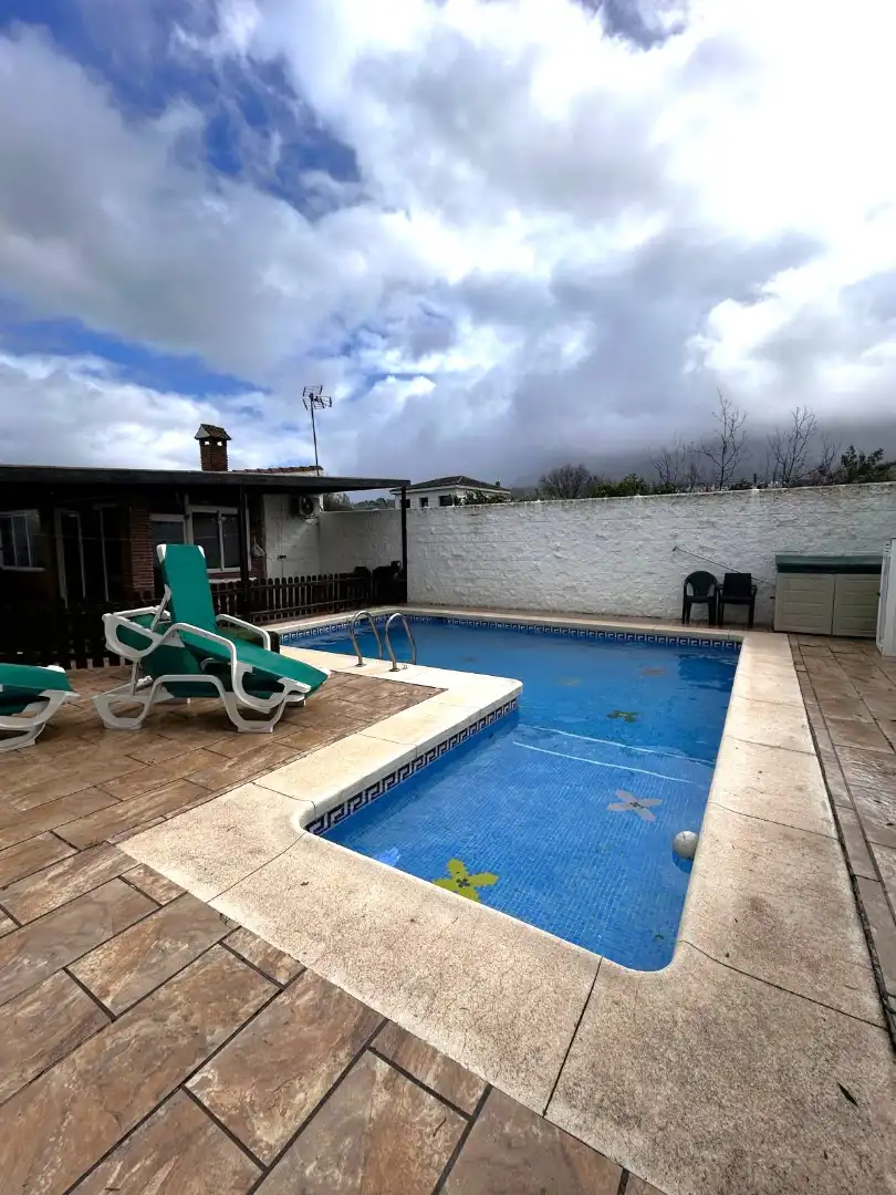 Schwimmbecken von Einfamilien-Reihenhaus zur Miete in Alhaurín El Grande mit Klimaanlage, Terrasse und Abstellraum