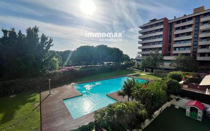 Piscina de Pis en venda en Vilanova i la Geltrú amb Calefacció, Terrassa i Piscina