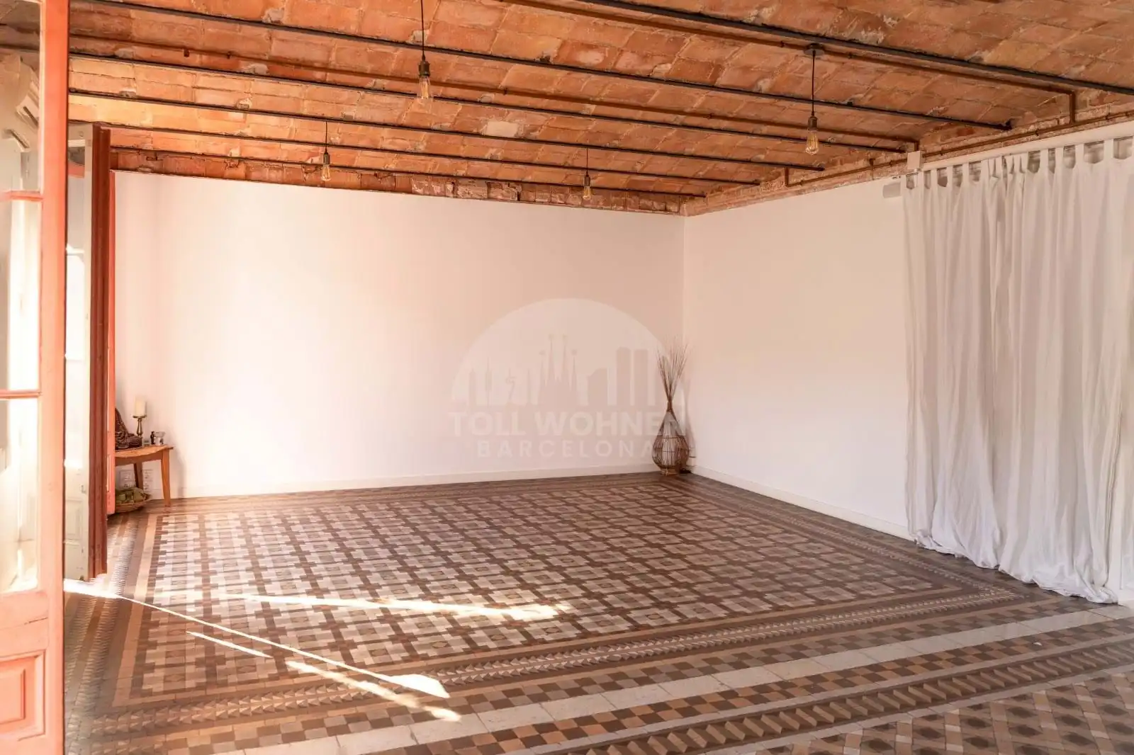 Local comercial en traspàs a CL AUSIAS MARC   BARCELONA (BARCELONA)