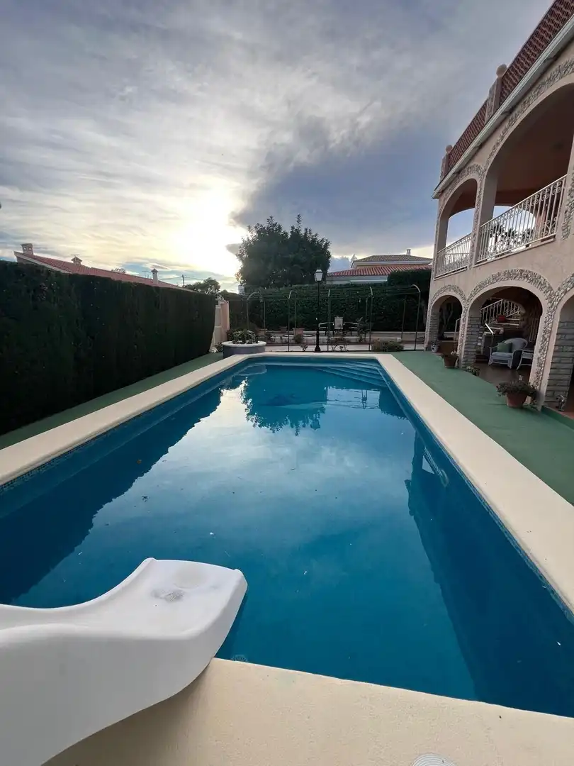 Piscina de Casa o xalet en venda en Benidorm amb Aire condicionat, Terrassa i Traster