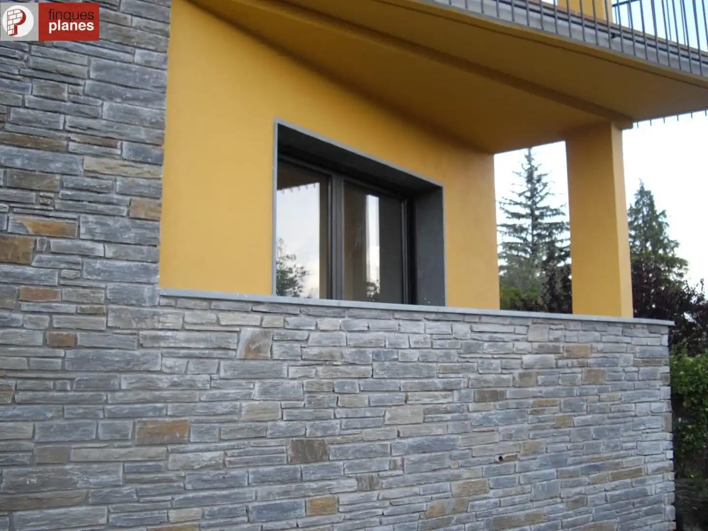 Vista exterior de Piso en venta en Montferrer i Castellbò con Calefacción, Terraza y Amueblado