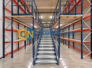 Nau industrial amb ascensor en venda a Villaverde
