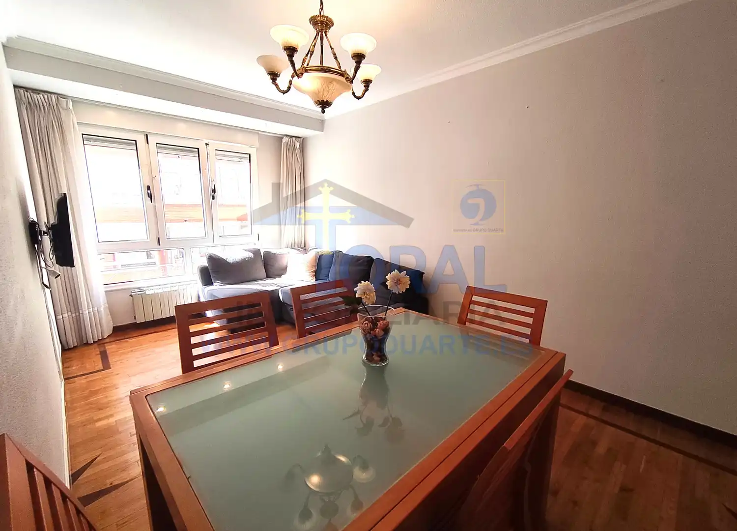 Wohnzimmer von Wohnung zur Miete in Gijón  mit Heizung, Parkett und Möbliert