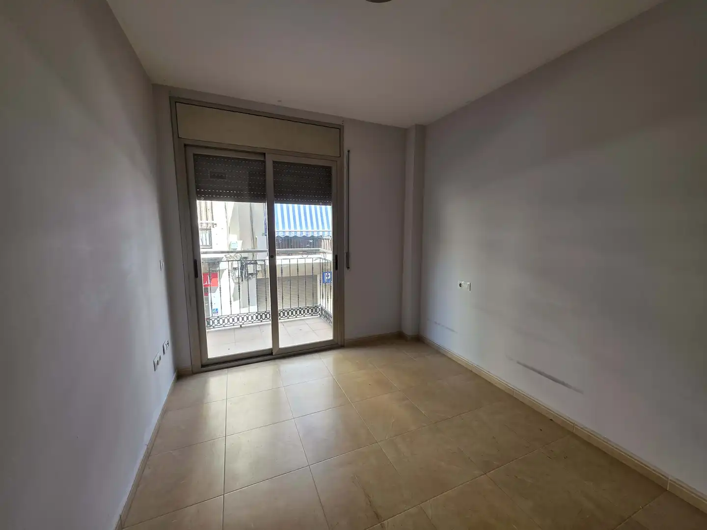 Schlafzimmer von Wohnung zum Verkauf in Torredembarra mit Klimaanlage, Heizung und Balkon