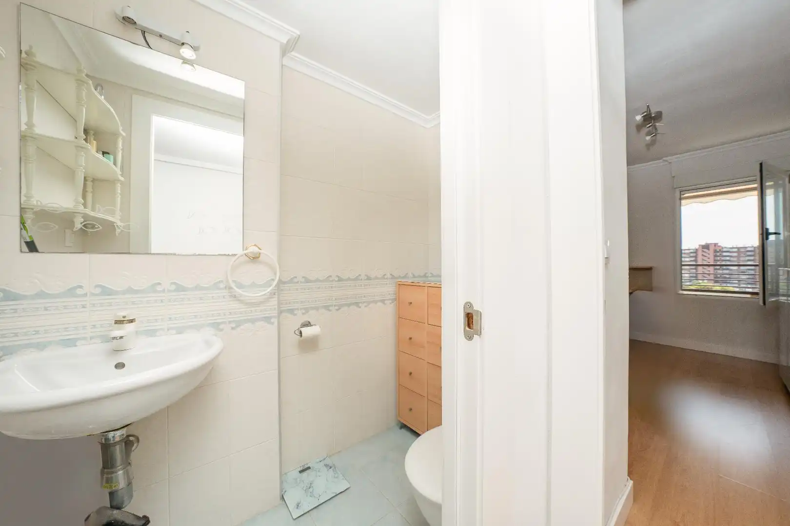 Baño de Apartamento en venta en Alicante / Alacant con Piscina comunitaria