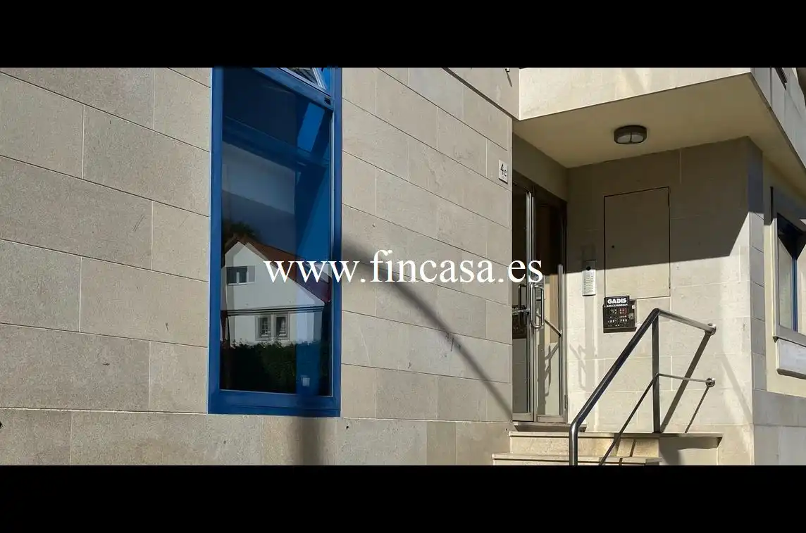 Vista exterior de Piso en venta en Nigrán con Calefacción, Jardín privado y Parquet