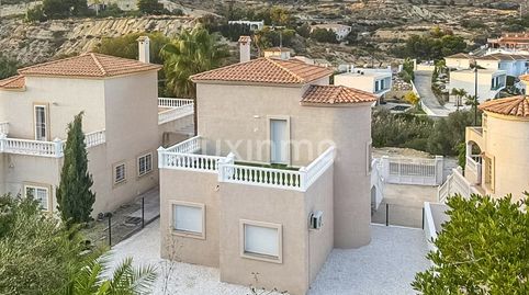 Casa Independiente Mediterránea en Pueblo AcantiladoLanuza