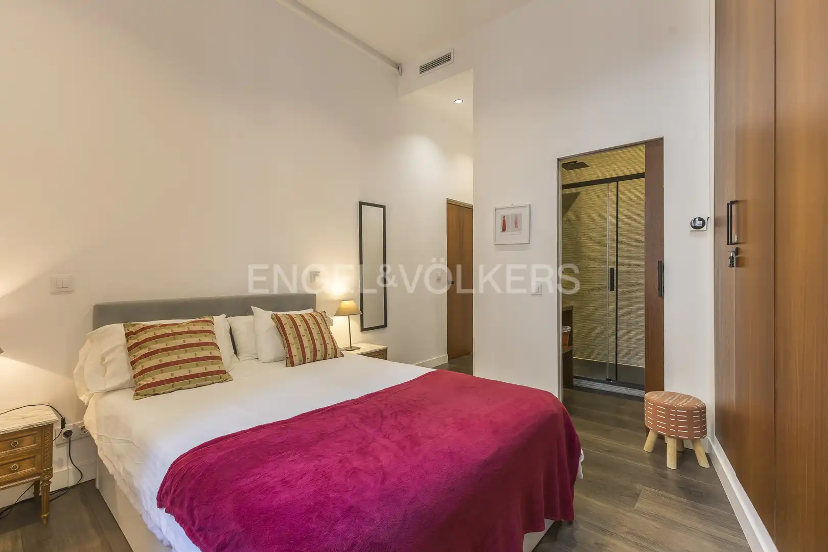 Bedroom of Flat for sale in Madrid  with Air Conditioner, Heating and Furnished