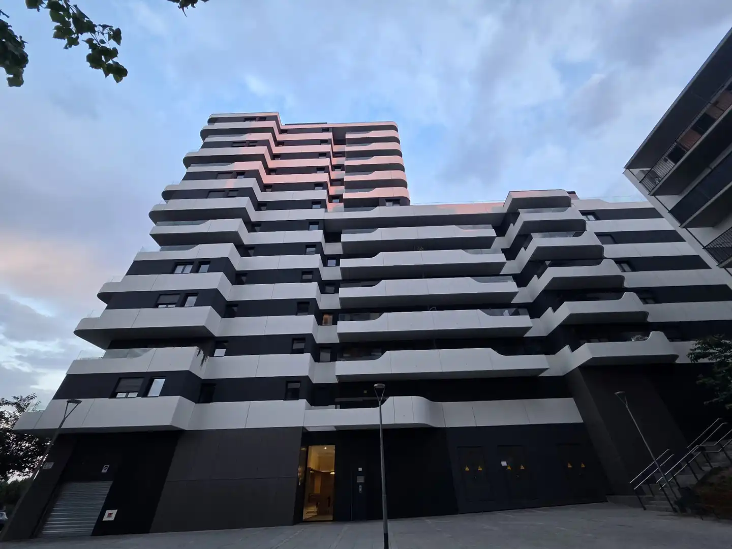 Vista exterior de Garaje en venta en L'Hospitalet de Llobregat