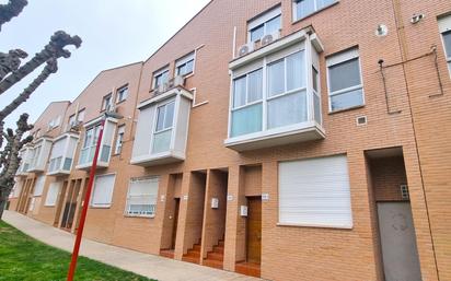 Exterior view of Duplex for sale in Utebo  with Air Conditioner, Heating and Private garden