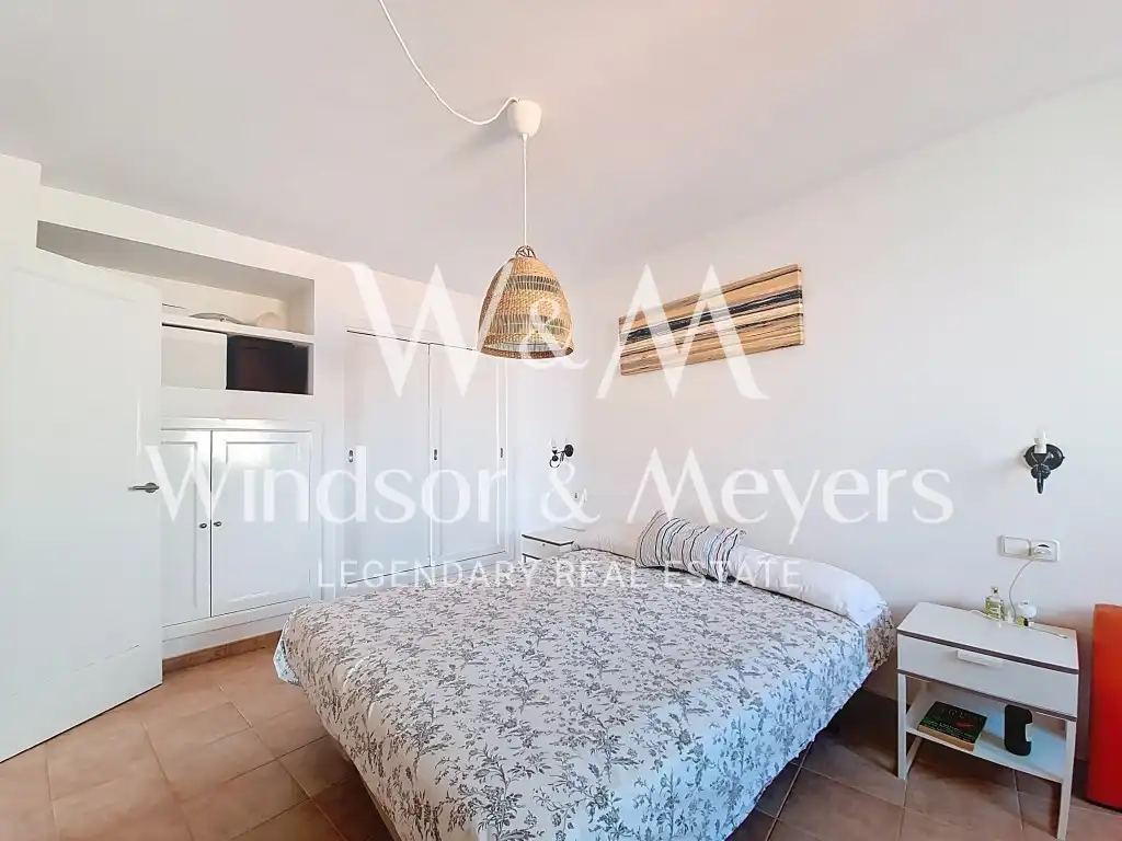 Habitación de Apartamento en venta en Santa Eulària des Riu con Aire acondicionado, Amueblado y Piscina comunitaria