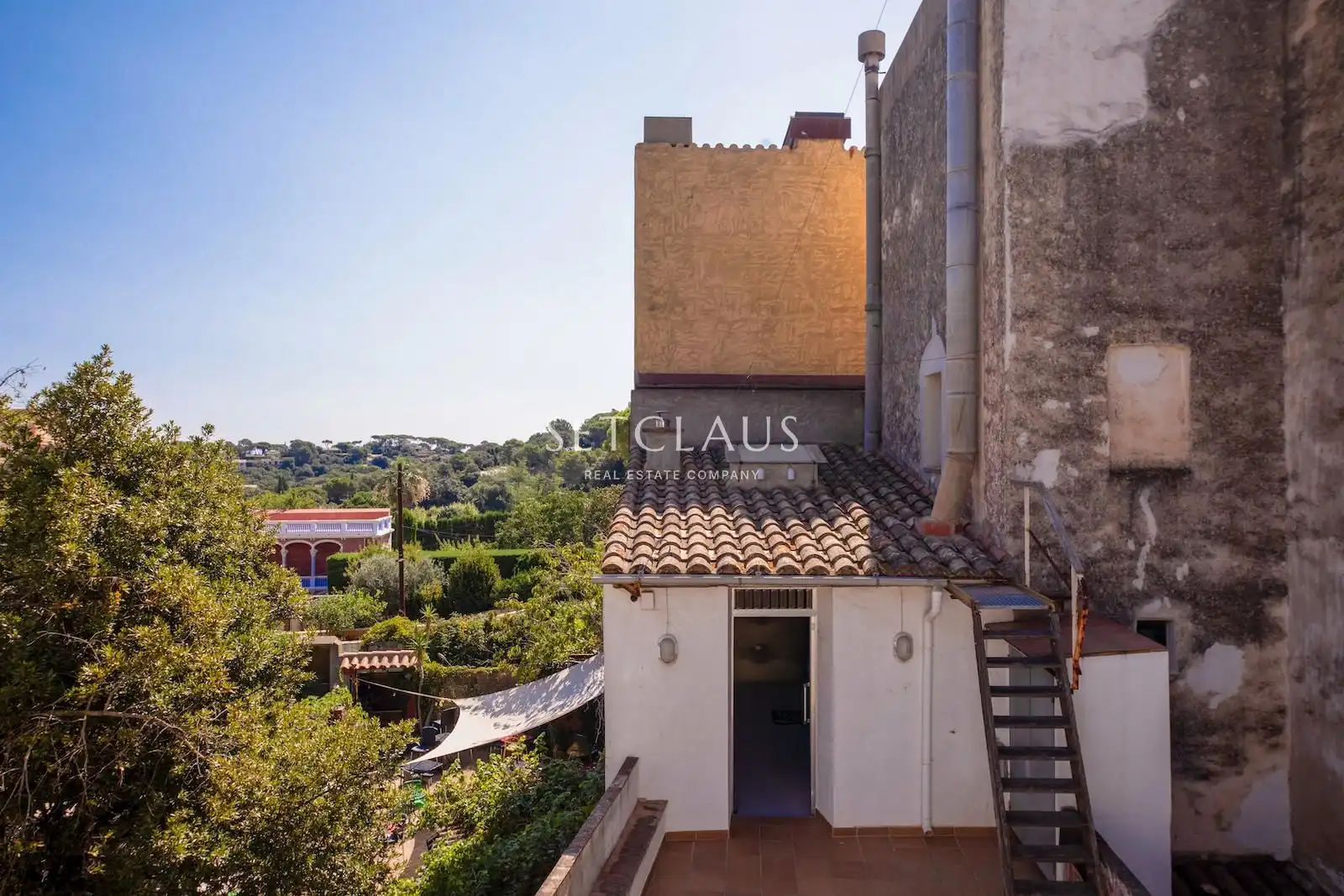 Vista exterior de Edifici en venda en Begur