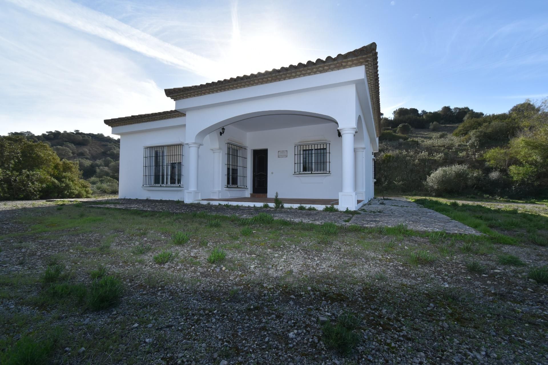 Vista exterior de Finca rústica en venda en Medina-Sidonia amb Calefacció