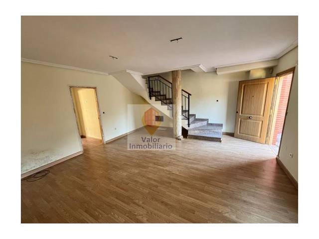 Dúplex en Venta en Calle Mayor En Puebla De Soto en Puebla de Soto