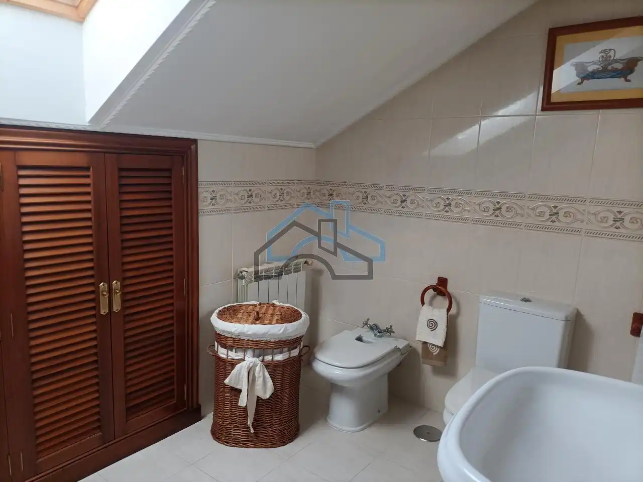 Baño de Casa o chalet de alquiler en Oleiros con Calefacción, Jardín privado y Parquet