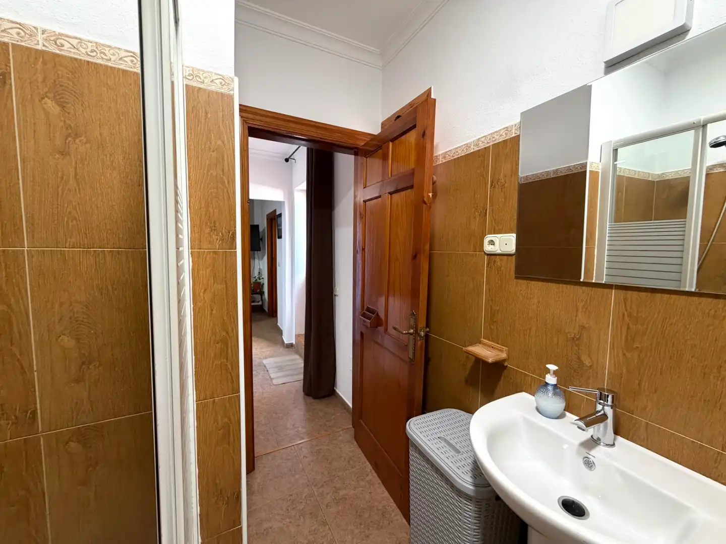 Baño de Casa adosada en venta en Ardales con Aire acondicionado, Terraza y Amueblado
