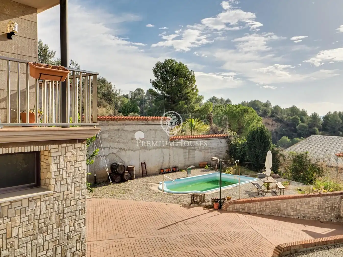 Exterior view of Houses for sale in Olesa de Montserrat  with Air Conditioner, Private garden and Terrace