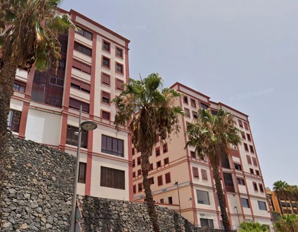 Garaje de alquiler en Calle Ramón y Cajal, Centro