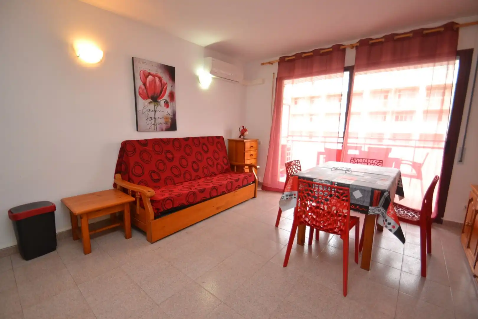 Apartamento con piscina en alquiler en CALLE VENDRELL 19, imagen 5