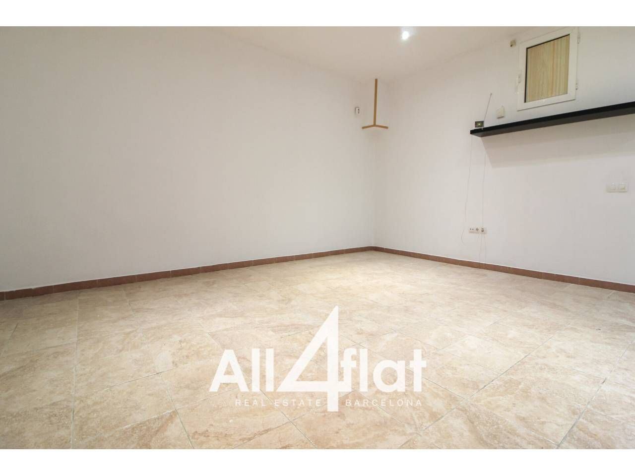 Study for sale in L'Hospitalet de Llobregat  with Air Conditioner and Alarm