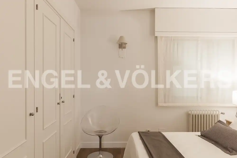 Bedroom of Flat for rent in Madrid  with Air Conditioner, Heating and Private garden