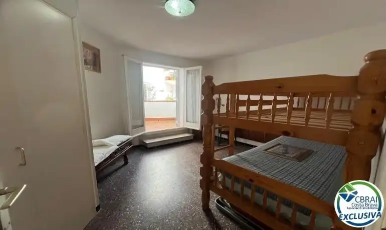 Dormitori de Apartament en venda en Cadaqués amb Moblat