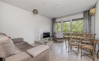 Living room of Flat for sale in  Madrid Capital  with Air Conditioner and Heating