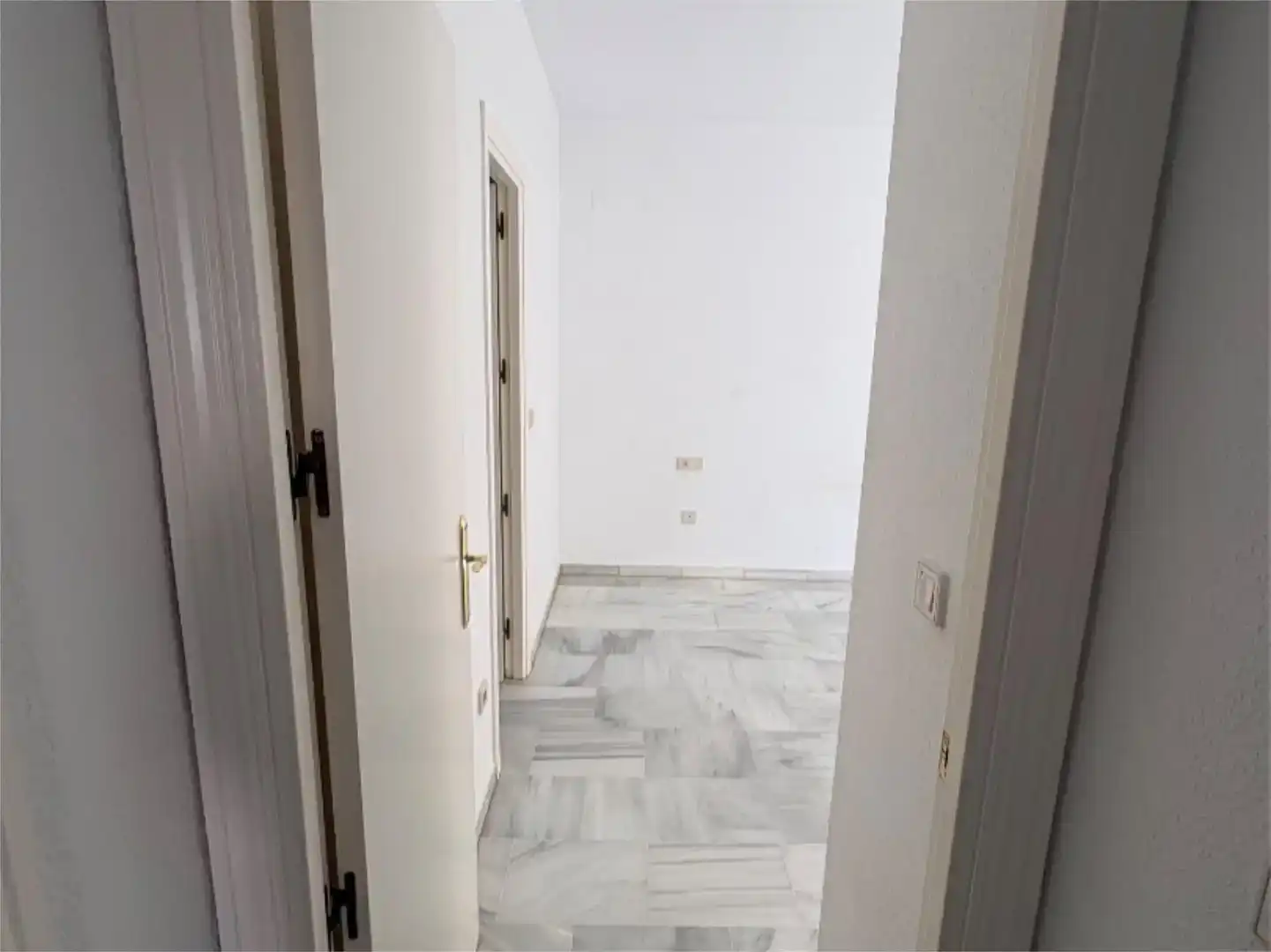 Piso de alquiler en Tomares con Aire acondicionado, Piscina y Balcón