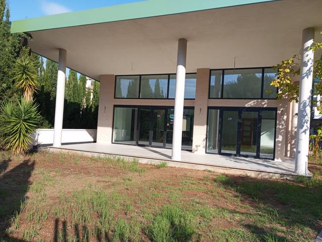 Casa-chalet en Venta en Calle TOMBATOSSALS en La Renegà-Torre Bellver-Les Platgetes