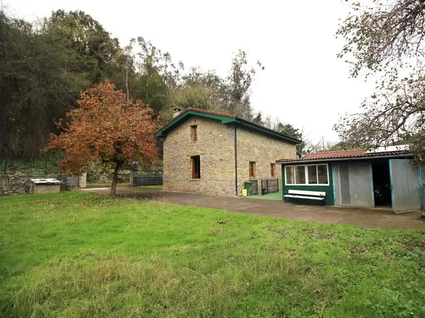 Vista exterior de Casa o xalet en venda en Oviedo  amb Moblat