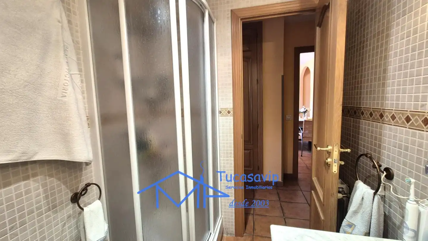 Baño de Piso en venta en Pelayos de la Presa con Terraza y Piscina