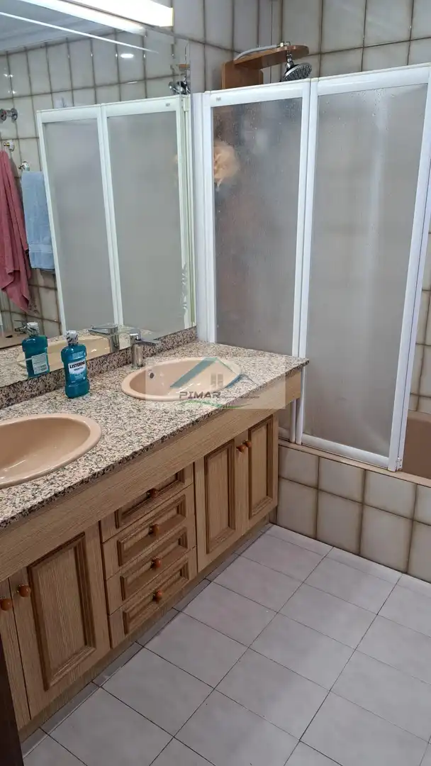 Baño de Piso en venta en Elche / Elx con Aire acondicionado, Calefacción y Balcón