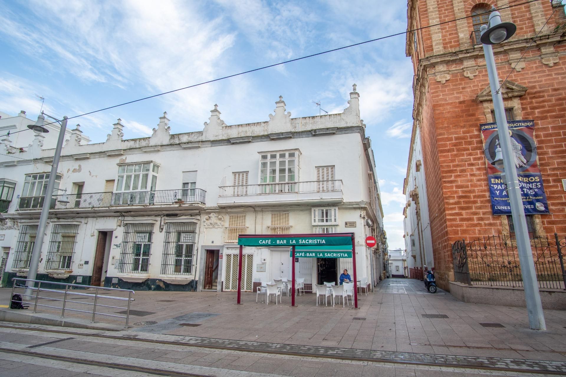 Vista exterior de Casa o xalet en venda en San Fernando amb Aire condicionat, Calefacció i Terrassa