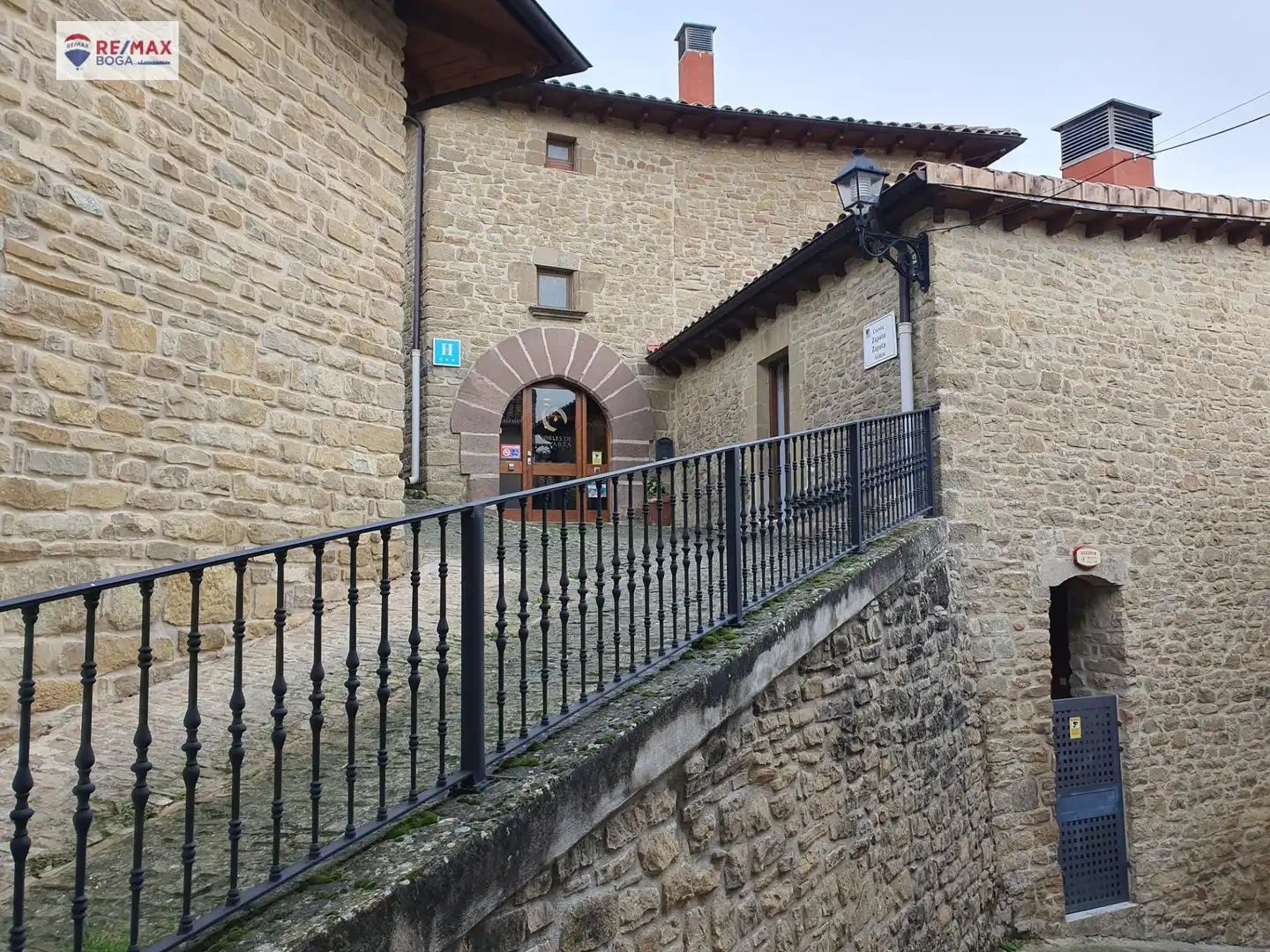 Außenansicht von Gebäude zum Verkauf in Aibar / Oibar