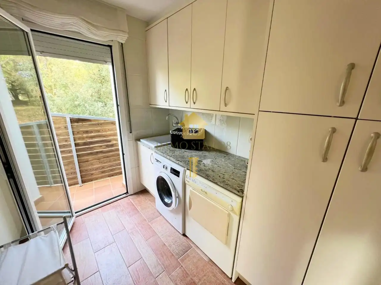Cuina de Casa o xalet en venda en La Bisbal d'Empordà amb Aire condicionat, Jardí privat i Terrassa