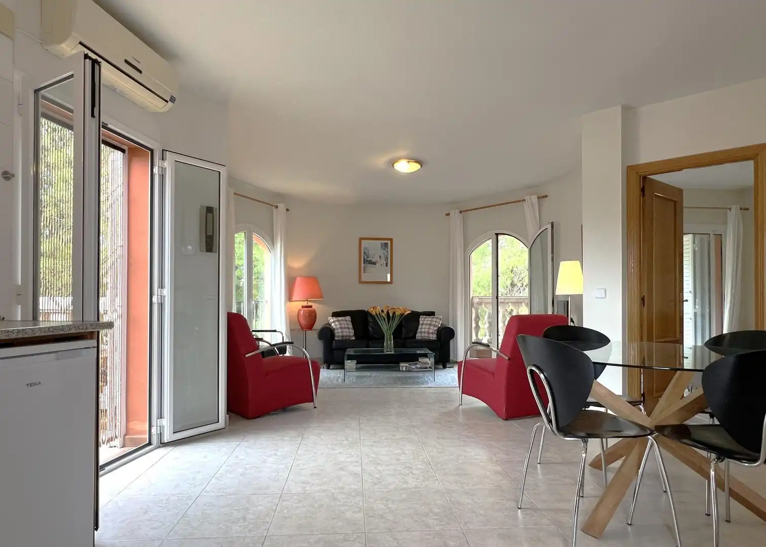 Wohnzimmer von Wohnung zum Verkauf in Torroella de Fluvià mit Klimaanlage, Privatgarten und Terrasse